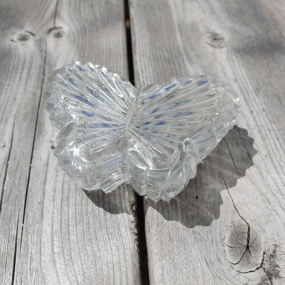 Vintage GLASS BUTTERFLY Trinket Dish Lidded Pretty - Picture 3 of 3